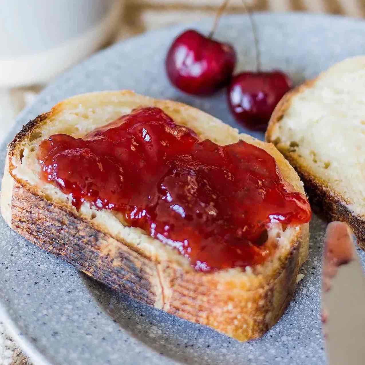 Loaf slice with jam